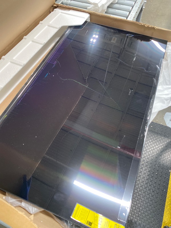Photo 1 of **** NO RETUN- NO REFOUN**** **** THE SCREEN IS BROKEN**** Samsung 43-Inch Class Crystal UHD U8000H Series Samsung Vision AI Smart TV (2026 Model, 43U8000H) Crystal Processor 4K, Endless Free Content, Motion Xcelerator, Color Booster, Alexa Built-in