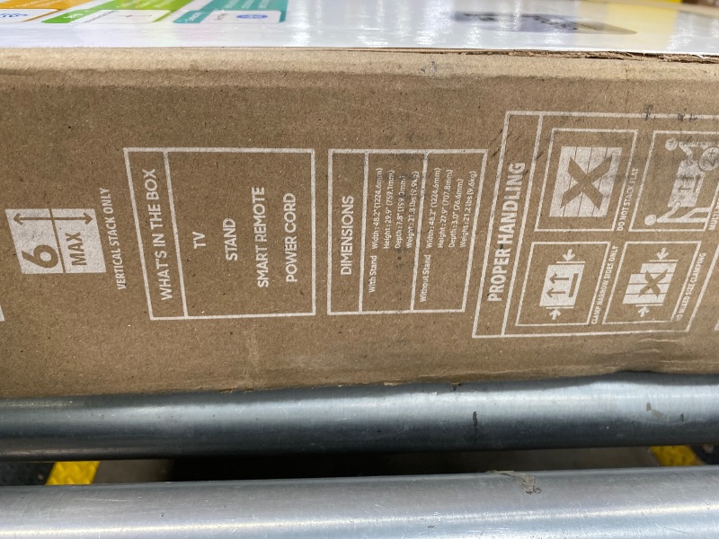 Photo 1 of **** NO RETUN- NO REFOUN**** - *** THE SCREEN IS BROKEN*** Samsung 55-Inch Class Crystal UHD U8000F 4K Smart TV (2025 Model) Endless Free Content, Processor, MetalStream Design, Knox Security, Compatible with Alexa