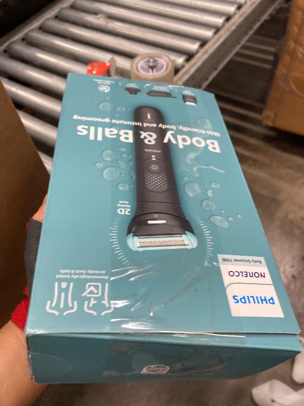 View 2 of ****Not working ****Philips Norelco Body Groomer 7000 Series, Men's Whole Body Groomer, Contour-Following 2D Flexing Head, Triple Protect Shave System & Intimate Body Hair Trimmer, 100% Showerproof, BG7480/50