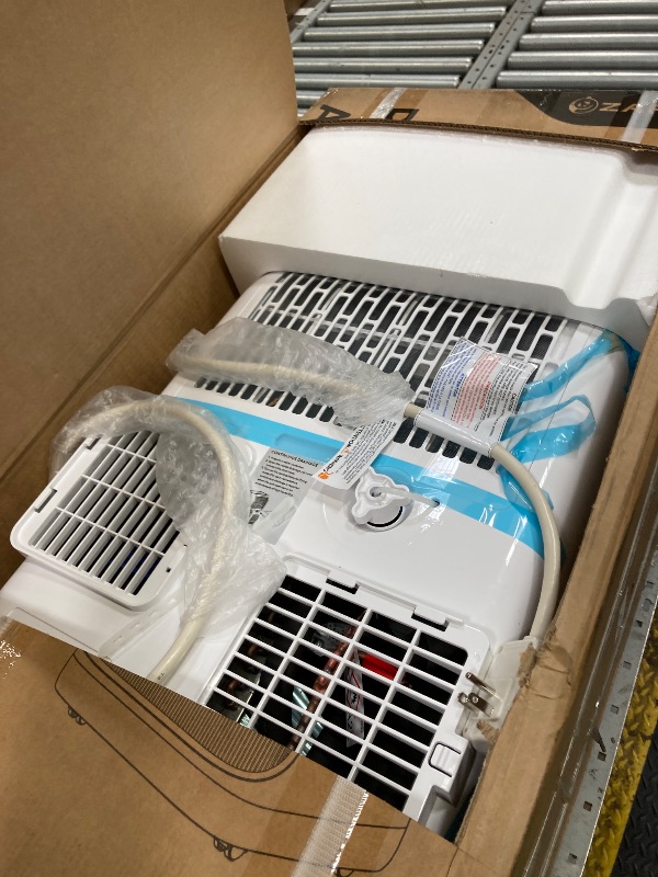 Photo 1 of *** PARTS ONLY ***

ZAFRO Smart Inverter Portable Air Conditioners, 16000 BTU (12000 BTU SACC) Dual Hose Portable AC Unit with Energy Saving/Ultra Quiet(42dB)/Drainage-free Cooling/APP/Remote for Multi-Scenario Use