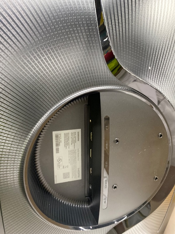 Photo 1 of *****broken screen****
SAMSUNG 32" Odyssey G55C Series QHD 1000R Curved Gaming Monitor, 1ms(MPRT), HDR10, 165Hz, AMD Radeon FreeSync, Eye Care, Glare Free, Sharp Resolution LS32CG550ENXZA