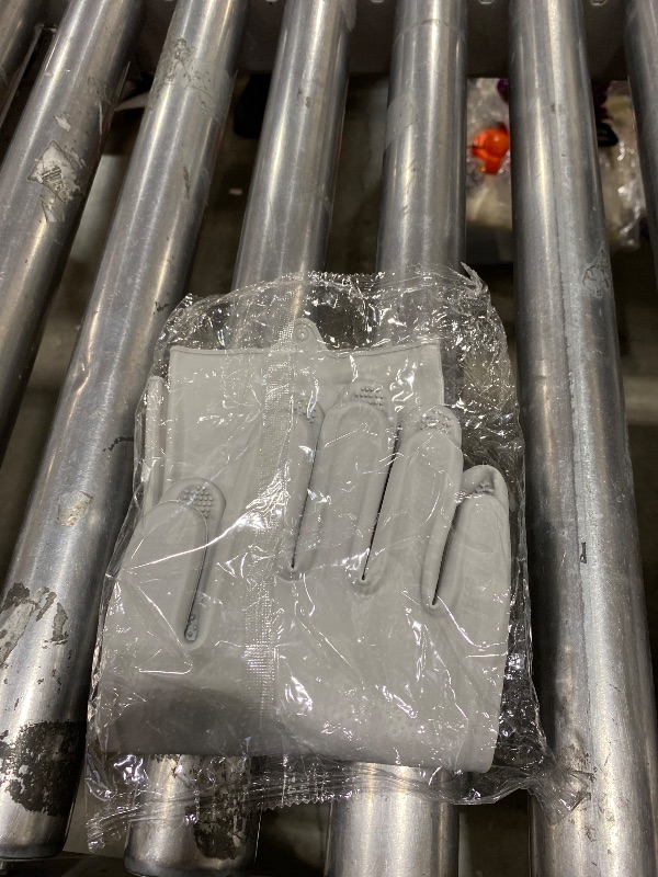 Photo 1 of latex gloves 