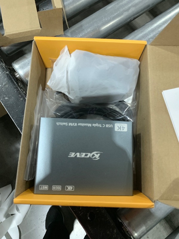 Photo 1 of Thunderbolt 4 KVM Switch 3 Monitors 2 Laptops USB C 4K@60Hz,USB C KVM Switch Displaylink Docking Station for Windows Mac M1-M5, Extended Triple Displays,PD 100W,USB 3.0,USB 3.2,SD/TF,1G Ethernet