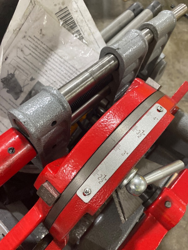 Photo 1 of VEVOR Electric Pipe Threader Machine 900w 2-speed 1/2-4 Inch Threading Cutter With Foot Pedal For Plumbing And Metalworking