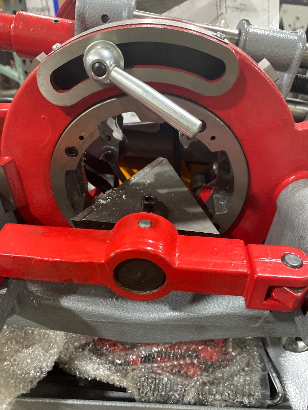 Photo 1 of VEVOR Electric Pipe Threader Machine 900w 2-speed 1/2-4 Inch Threading Cutter With Foot Pedal For Plumbing And Metalworking