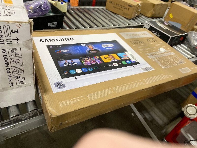 Photo 1 of NON-FUNCTIONAL, PARTS ONLY------------------------------------------Samsung 43-Inch Class Crystal UHD U8000H Series Samsung Vision AI Smart TV (2026 Model, 43U8000H) Crystal Processor 4K, Endless Free Content, Motion Xcelerator, Color Booster, Alexa Built