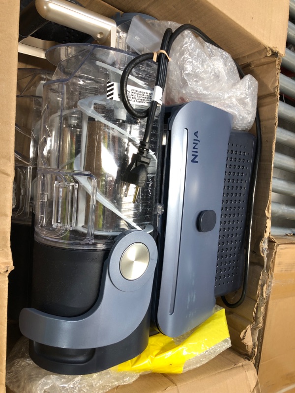View 2 of ****cover on the 2nd tank that’s missing***
Ninja SLUSHi Twist Smart Frozen Drink Maker (FS701BL)