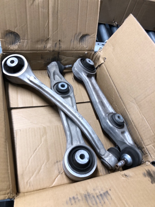 View 3 of ***HEAVILY USED MISSING PARTS***
GXYWADY Front Lower Rearward Control Arm & Ball Joint Replacement for Tesla S 2012-2021 X 2016-2021