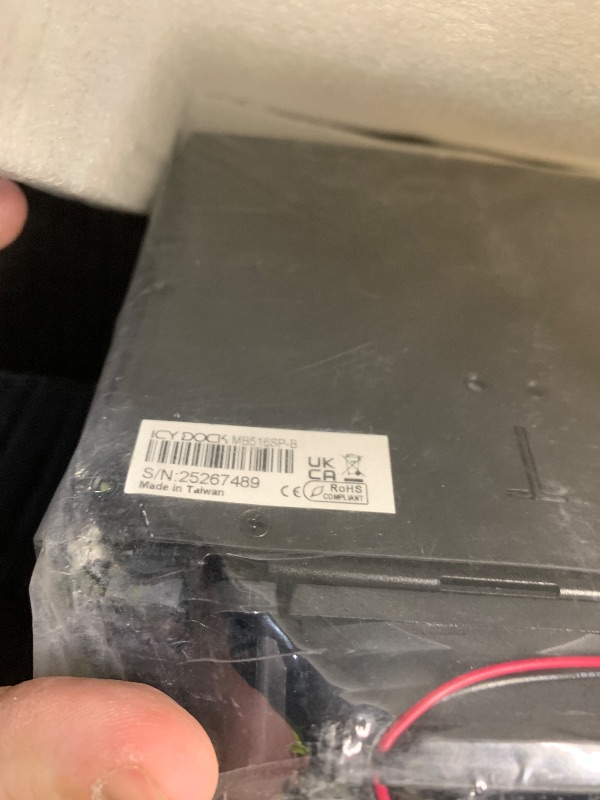 Photo 1 of ***DAMAGED - SEE NOTES/PICTURES***

ICY DOCK Full Metal 16 x 2.5 SAS/SATA HDD/SSD Mobile Rack Enclosure for 2 x 5.25 Bay (4 x MiniSAS HD) | ToughArmor MB516SP-B