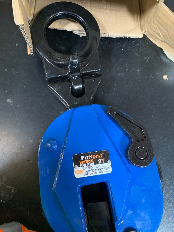 Photo 1 of Amarite Vertical Plate Clamp, 4400lbs Steel Plate Lifting Clamp,2T?Jaw Opening up to 0.6 inch, for Lifting and Transporting