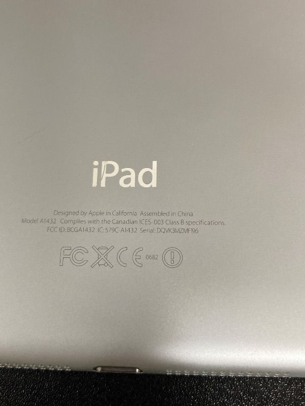 Photo 1 of Apple iPad mini 5th Generation (Wi-Fi + Cellular, 64GB) - Silver (Renewed)