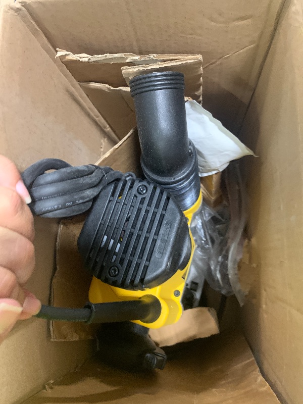 Photo 1 of **KNOB IS DAMAGED**
DEWALT Router, Plunge Base, 10-Amp, 2 HP (DW621)