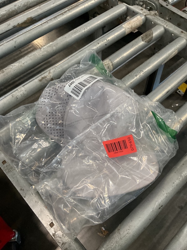 Photo 1 of [USED] Varpepe Performance Snapback Hats for Men Women,Flat Bill Brim Cap,Golf,Running,Workout