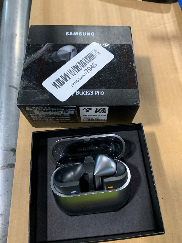 Photo 1 of ***Samsung Galaxy Buds 3 Pro AI True Wireless Bluetooth Earbuds, Noise Cancelling, Sound Optimization, Redesigned Comfort Fit, Silver [US Version, Amazon Exclusive, 2Yr Warranty]
