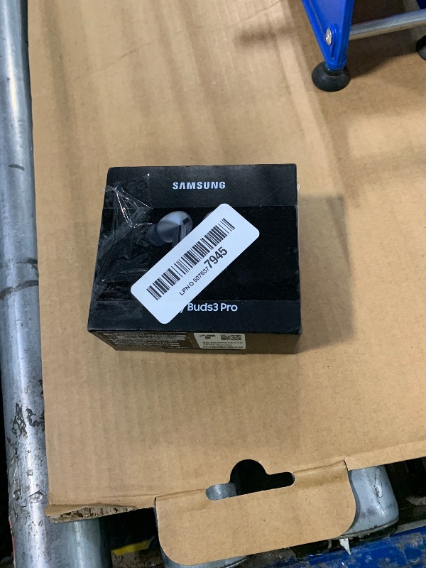 Photo 1 of ***Samsung Galaxy Buds 3 Pro AI True Wireless Bluetooth Earbuds, Noise Cancelling, Sound Optimization, Redesigned Comfort Fit, Silver [US Version, Amazon Exclusive, 2Yr Warranty]