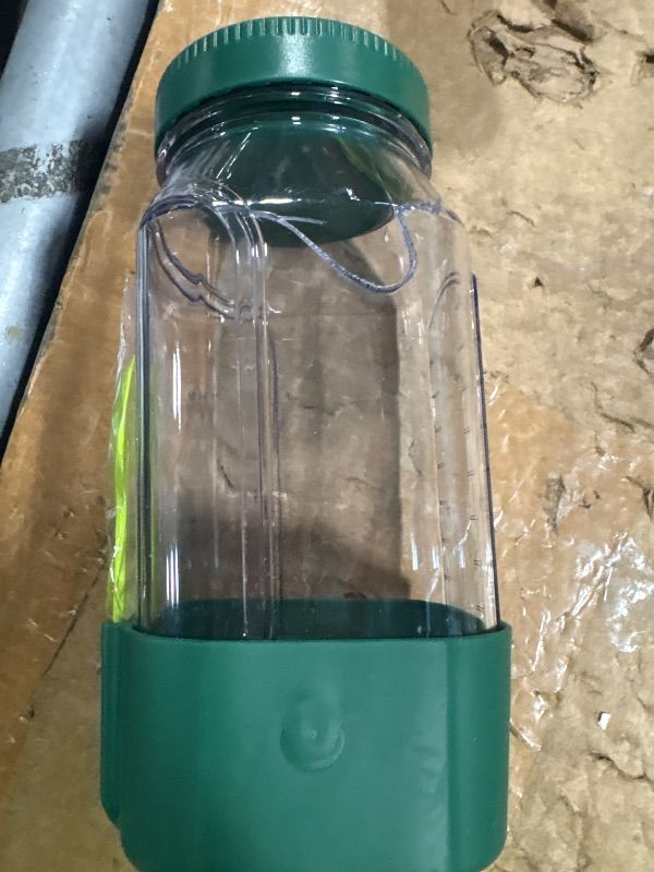 Photo 1 of **CRACKED/DAMAGED**
LEYAO Salad Jar with Built-in Fork & Storage Bag, Salad Bowls to Go for Lunch, Leakproof Base, Thickened Meal Prep Bowl, On-the-Go Salad Kit