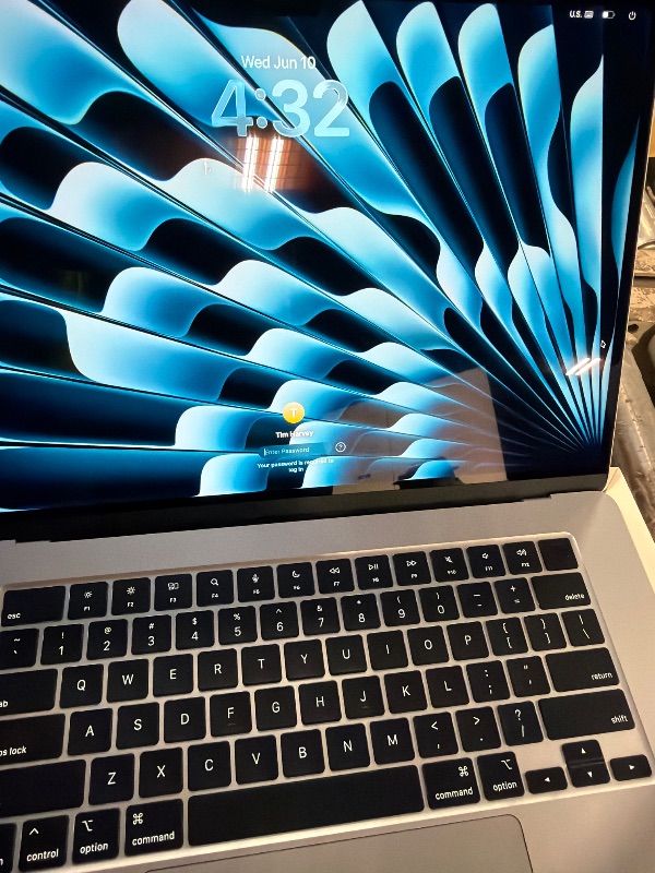 Photo 1 of ***LOCKED**** Apple 2025 MacBook Air 15-inch Laptop with M4 chip: Built for Apple Intelligence, 15.3-inch Liquid Retina Display, 16GB Unified Memory, 256GB SSD Storage, 12MP Center Stage Camera, Touch ID; Sky Blue