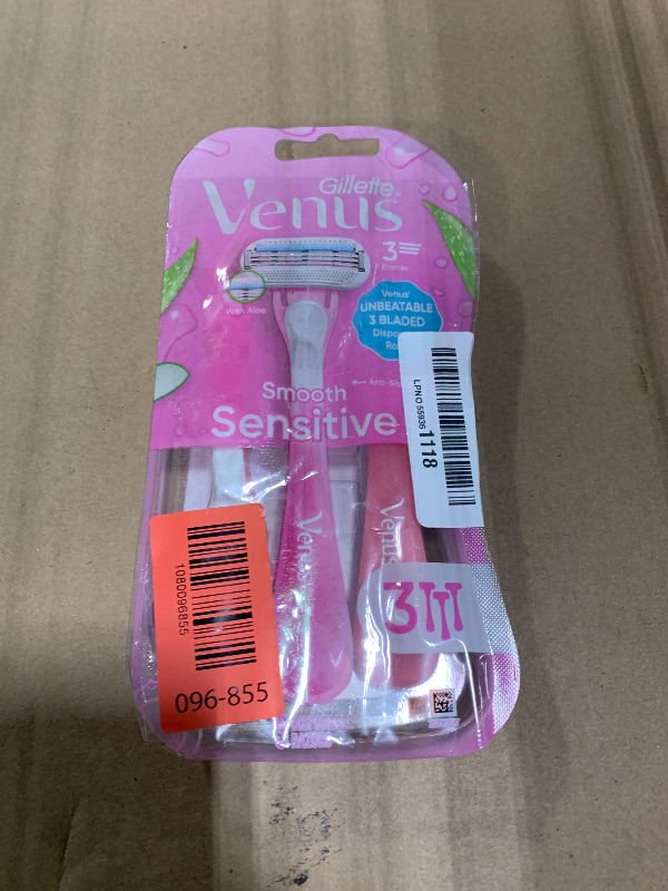 Photo 1 of *** 2 RAZORS *** Gillette Venus Sensitive Women's Disposable Razors - Single Package of 3 Razors