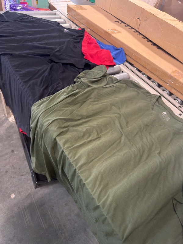 View 2 of ***************BLACK- GREEN- BLUE- RED********Evervibe 4 Pack Men's Big & Tall T-Shirts, Short Sleeve Crew Neck Shirts Moisture Wicking Classic Tees Bulk Multipack(White, Light Gray, Dark Gray, Navy, Army Green,4X-Large)