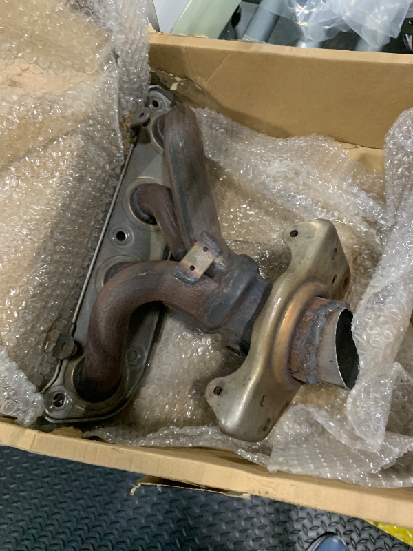 View 2 of ***VERY USED*** A-Premium L4 1.8 2.0L Exhaust Manifold Kit W/Gaskets & Springs & Studs Compatible with Nissan Sentra 2007-2019, Versa 2007-2012, NV200 2013-2021