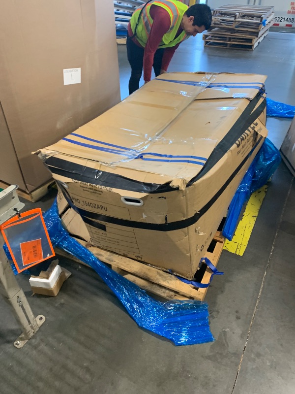 Photo 1 of ***PICK UP WITH TRUCK*** ***VERY LARGE ITEM*** 60 Inch Acrylic Rectangular Alcove Soaking Bathtub, Rectangle 60-Inch X 32-Inch Alcove Bath PHO_154OZAPU_FYH1127
