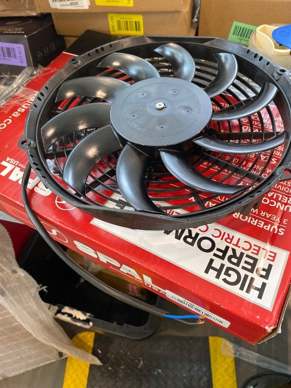 Photo 1 of [MAJOR DAMAGE] Spal 30100435 10" Curved Blade Puller Fan