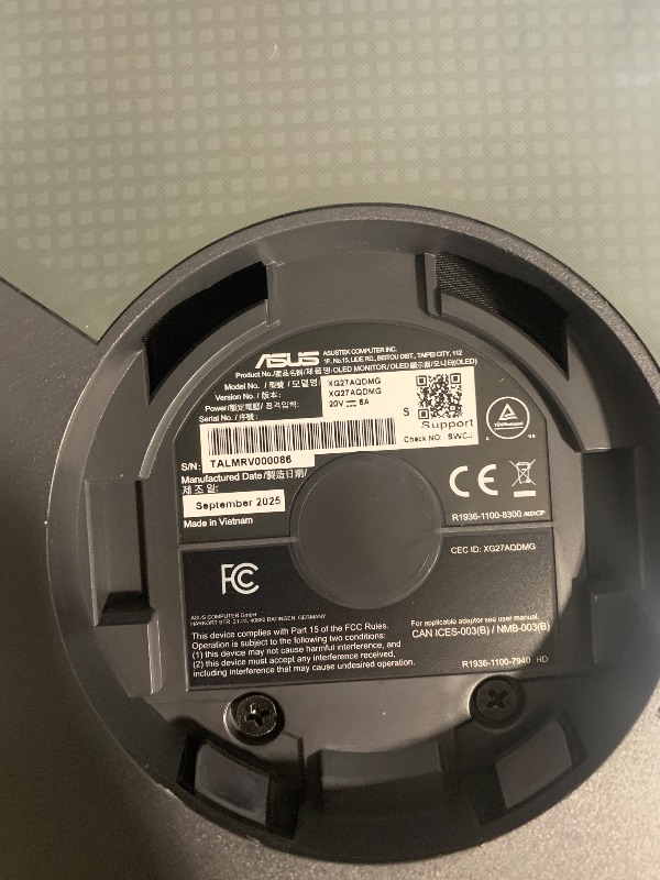Photo 1 of ***CRACKED SCREEN *** ASUS ROG Strix 27” 1440P OLED Gaming Monitor (XG27AQDMG) - QHD, Glossy OLED, 240Hz, 0.03ms, Custom Heatsink, Anti-flicker,Uniform Brightness, G-SYNC Compatible, 99% DCI-P3, DisplayWidget, 3yr warranty