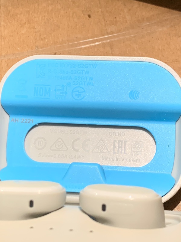 Photo 1 of **RIGHT EARBUD IS DAMAGED** Skullcandy Grind True Wireless Earbuds - Light Grey/Blue