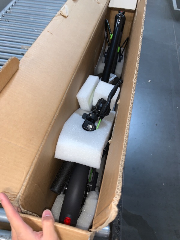 Photo 1 of ** PARTS ONLY DAMAGE WIRE CUT NONFUNCTIONAL**
VOLPAM Electric Scooter, 350W Motor, 19 Mph