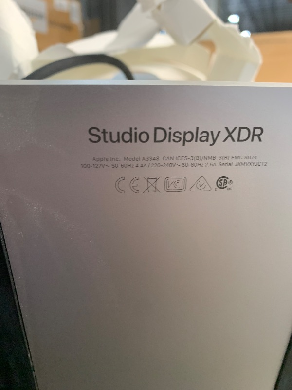 View 3 of ***DAMAGED SCREEN***(READ NOTES)
Apple Studio Display XDR 27-inch 5KspPB2LWPZW4