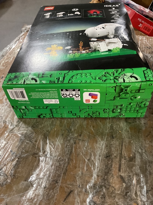 Photo 1 of *** factory sealed *
LEGO Ideas Peanuts: Snoopy's Doghouse 21368