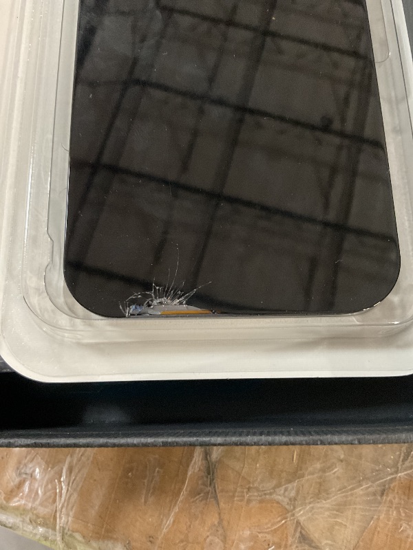 Photo 1 of ** bottom of the screen is cracked **
for iPhone 16 Pro Screen Replacement 6.3 inch