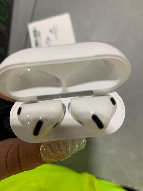 Photo 1 of Apple AirPods 4 Wireless Earbuds with ANC