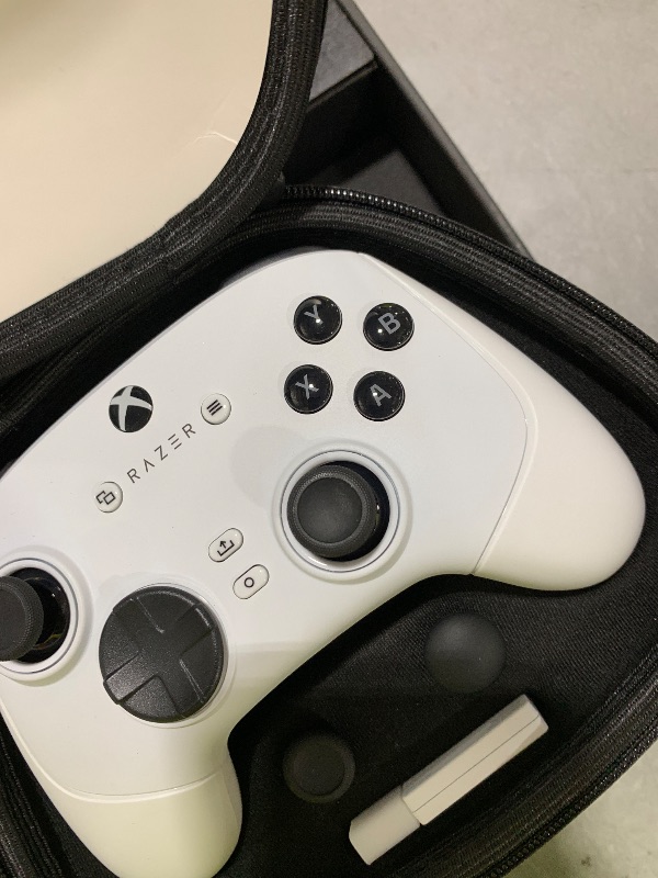 Photo 1 of Razer Wolverine V3 Pro Wireless Gaming Controller - White