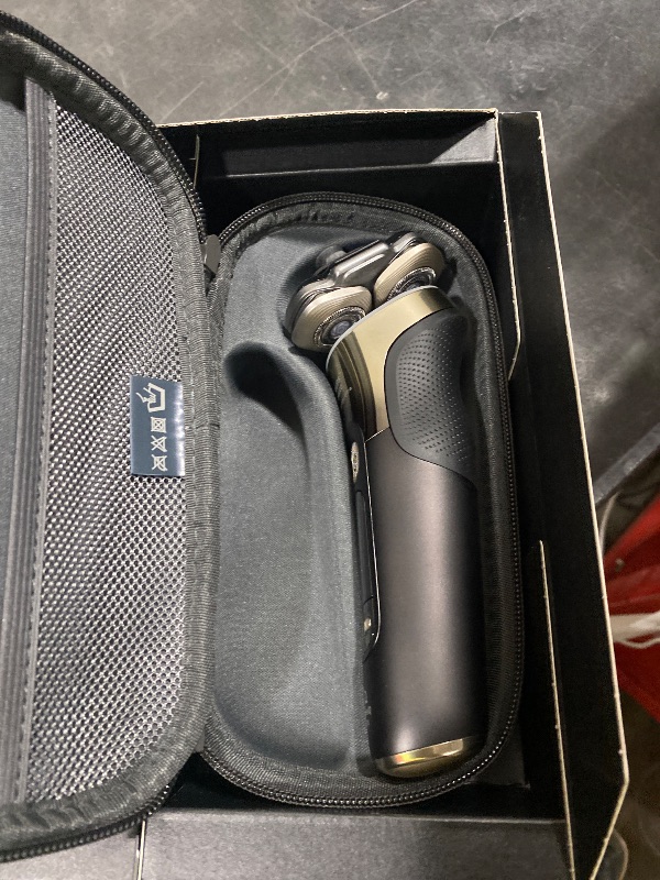 Photo 1 of Philips Norelco i9000 Prestige Shaver