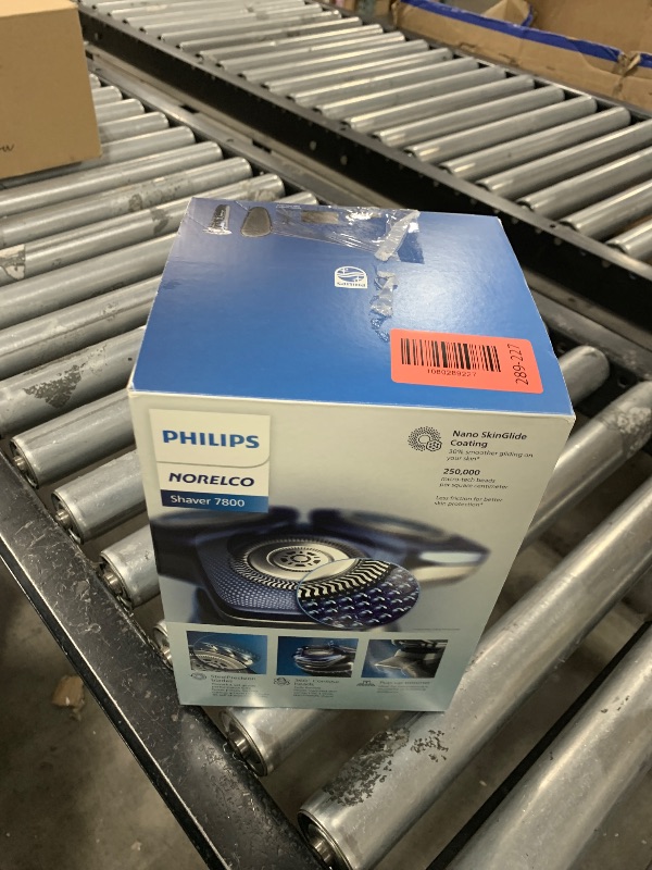 Photo 1 of Philips Norelco 7800 Electric Shaver, Black