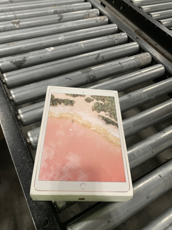 Photo 1 of Apple iPad Pro 10.5-inch Wi-Fi + Cellular 64GB Rose Gold