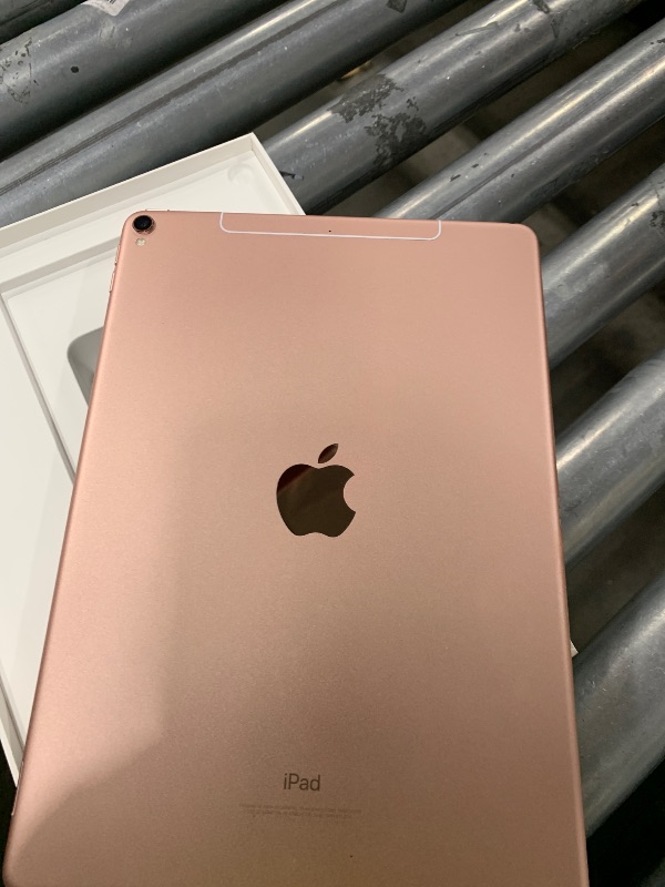 Photo 1 of Apple iPad Pro 10.5-inch Wi-Fi + Cellular 64GB Rose Gold