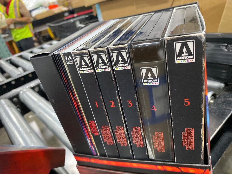 Photo 1 of Stranger Things: The Complete Series [Deluxe Edition] [4K Ultra HD]