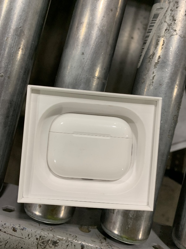 Photo 1 of Apple AirPods Pro 3 Wireless Earbuds