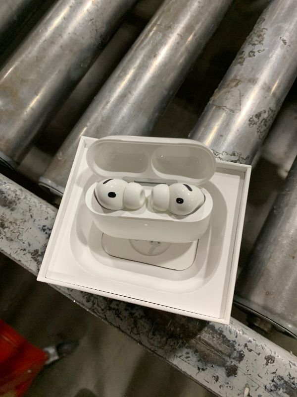 Photo 1 of Apple AirPods Pro 3 Wireless Earbuds