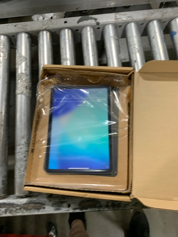Photo 1 of Apple iPad Air (5th Gen) M1 Chip Tablet
