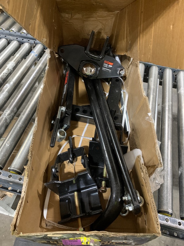 Photo 1 of CURT 17063 Round Bar Weight Distribution Hitch