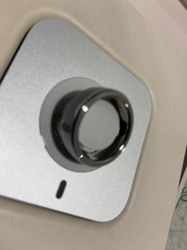 Photo 1 of OURA Ring 5 Smart Ring - Silver - Size 7