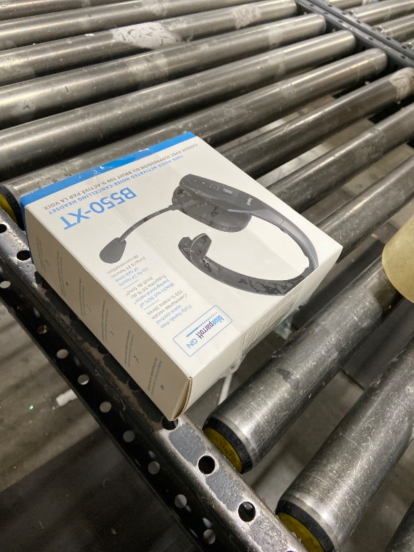 Photo 1 of BlueParrott B550-XT Bluetooth Headset