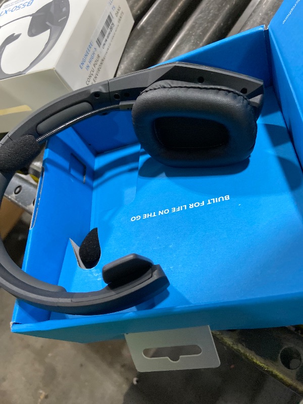 Photo 1 of BlueParrott B550-XT Bluetooth Headset