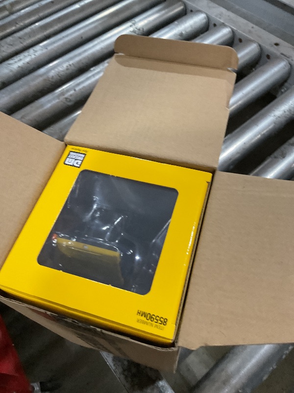 Photo 1 of Diecast Masters 1:50 Cat AP655F Asphalt Paver