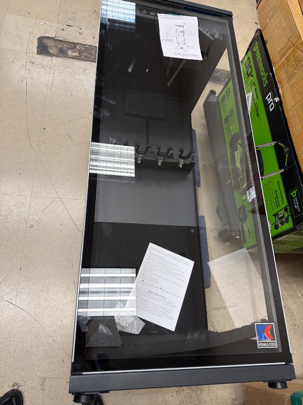 Photo 1 of Chehery Humidity Guitar Display Case 270° Glass Lockable Guitars Ukuleles
