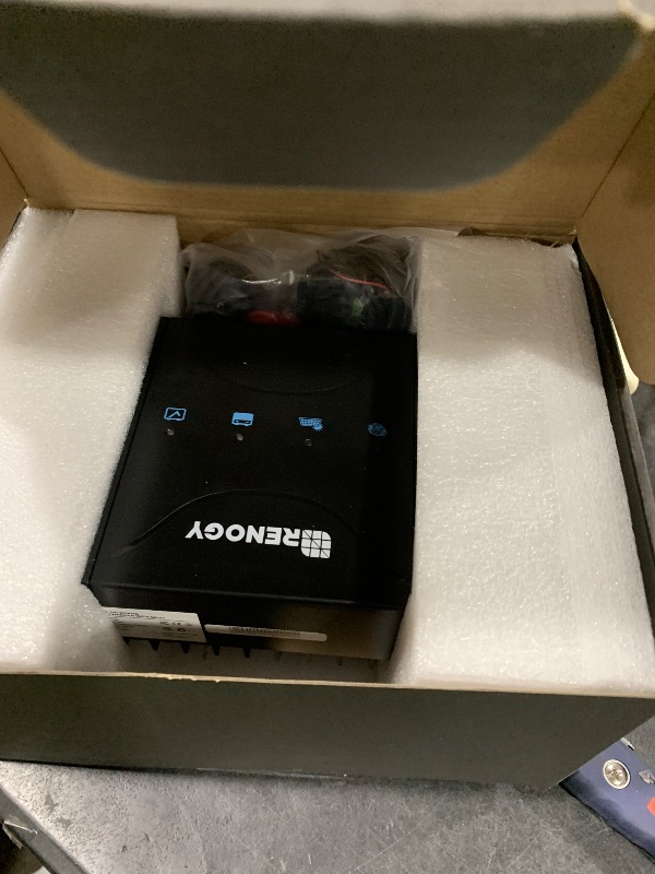 Photo 1 of Renogy 12V 50A MPPT DC-DC Battery Charger