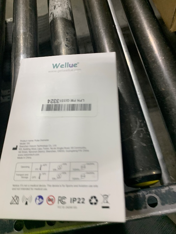 Photo 1 of Wellue Wrist Pulse Oximeter - Bluetooth SPO2 Monitor